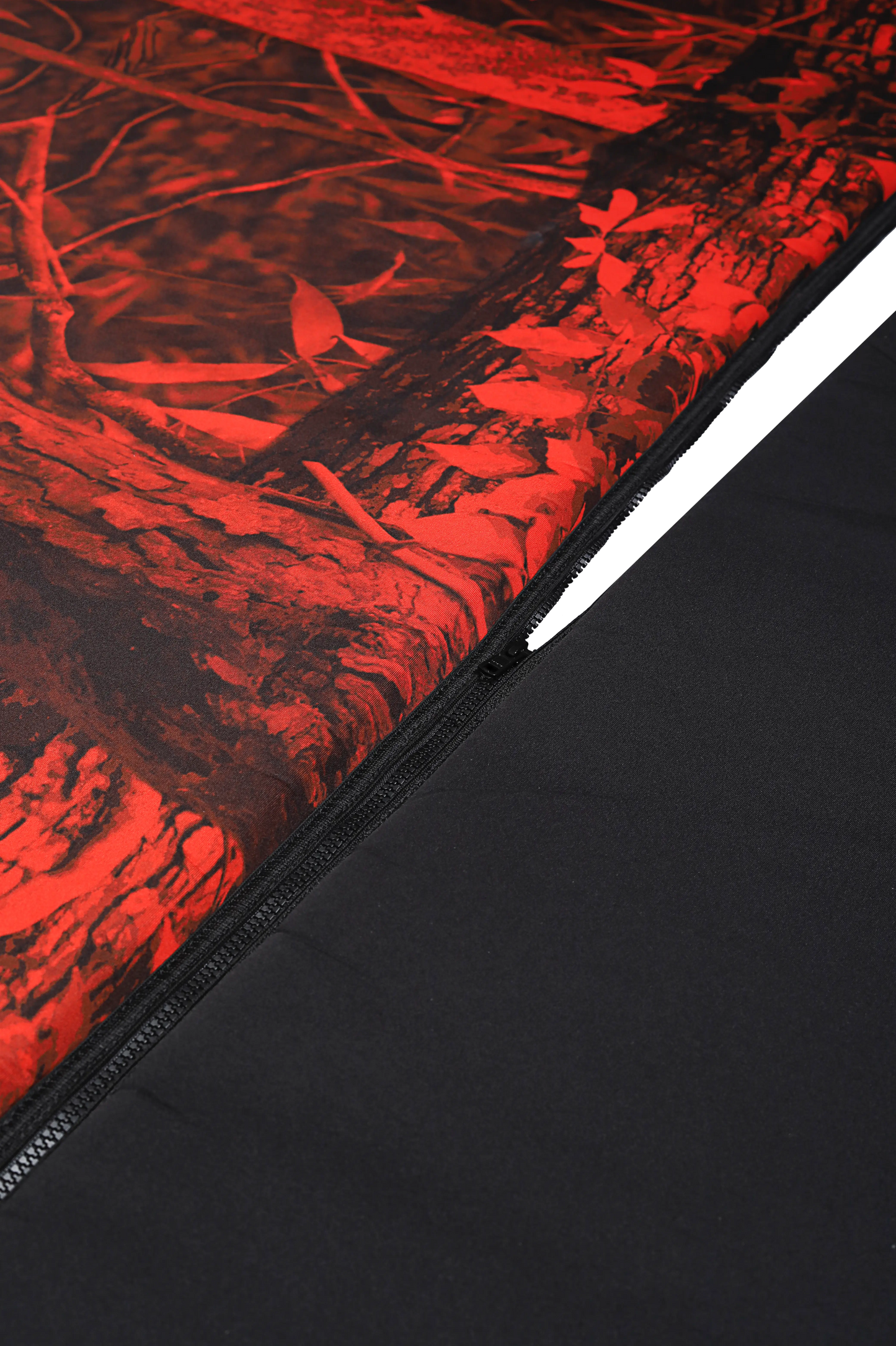 Colchoneta Flotante Roja Camuflada para Mar, Piscina y Río – Flotador Acolchado Enrollable | KROBI